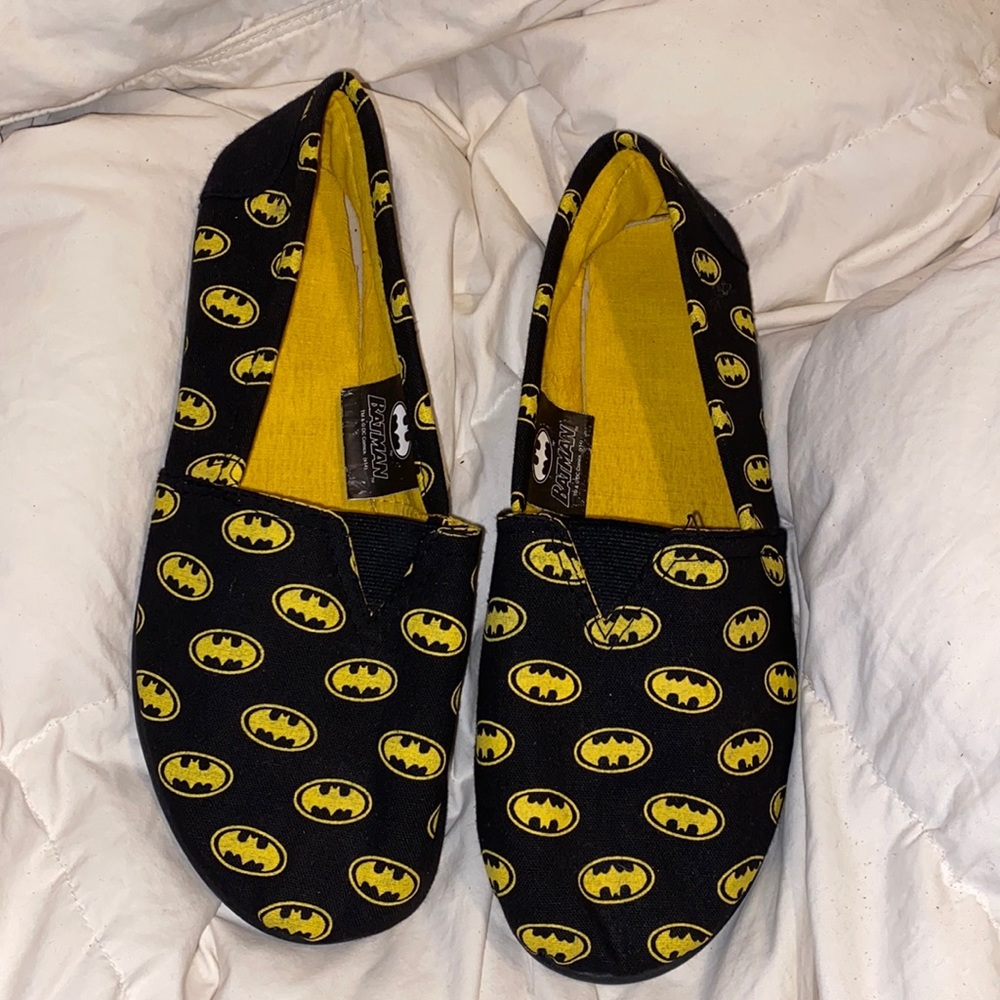 Batman slip on shoes size medium measures as a 9